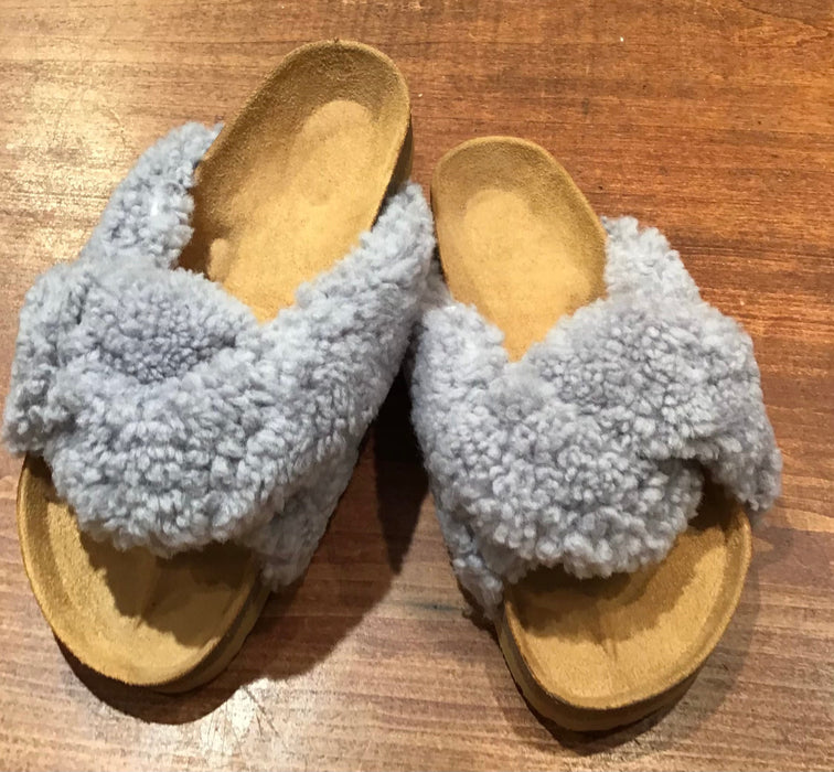 Cross Slipper - Grey/Size 38